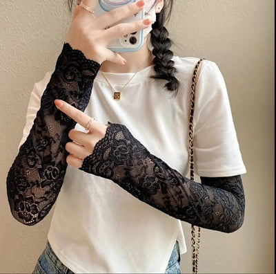 Lace gloves
