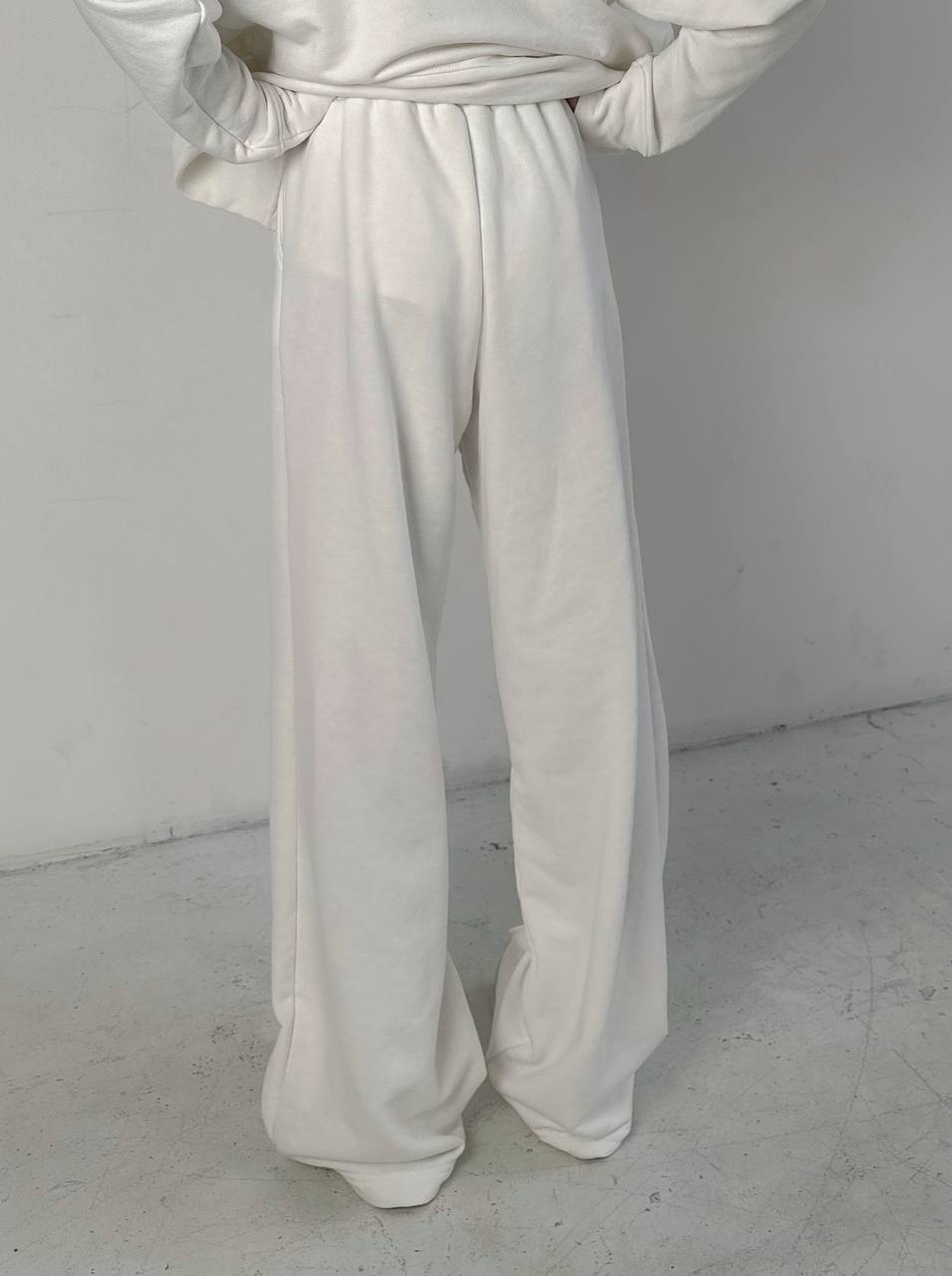 Sport pants `25 Milk