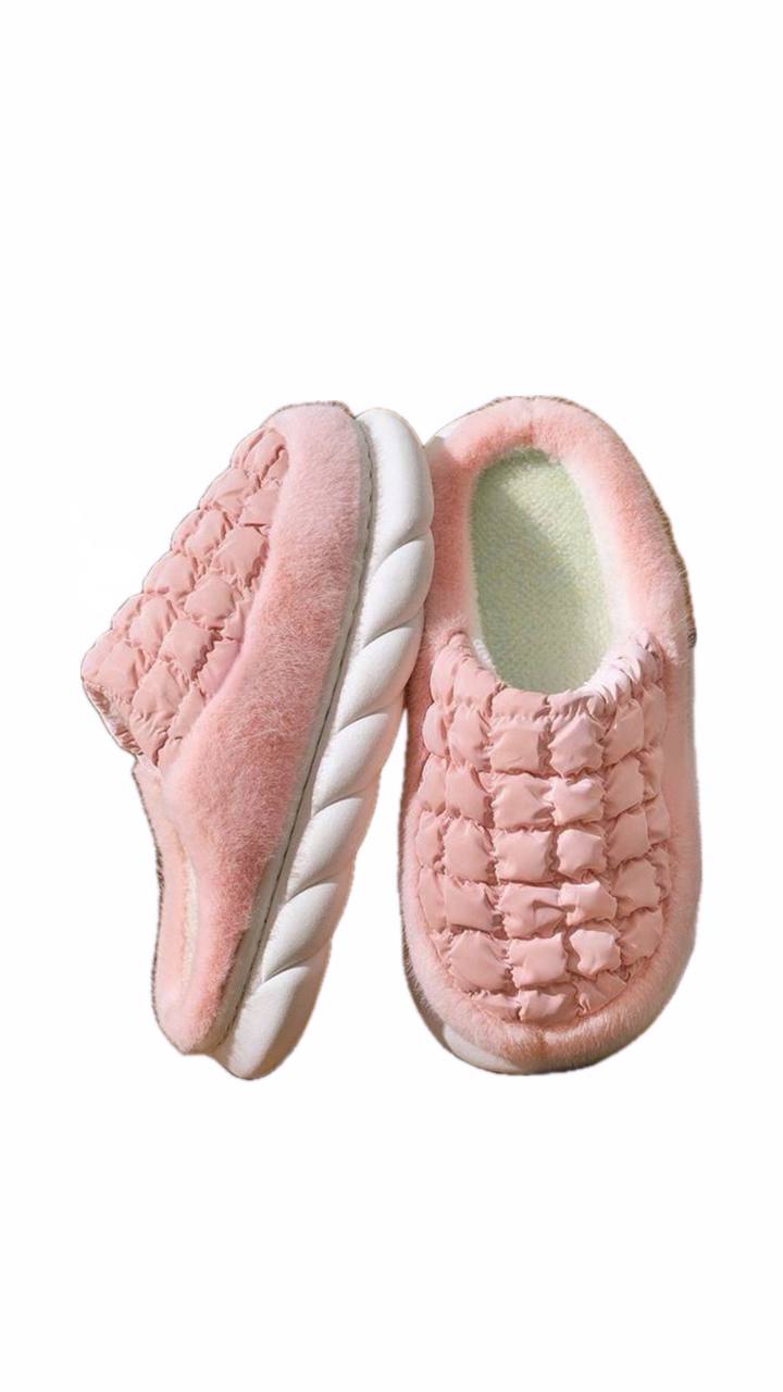 Closed slippers with Rose cape