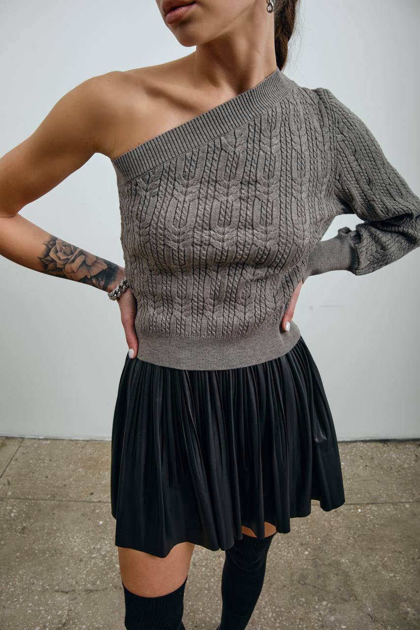 LBL Knitted on one shoulder Gray