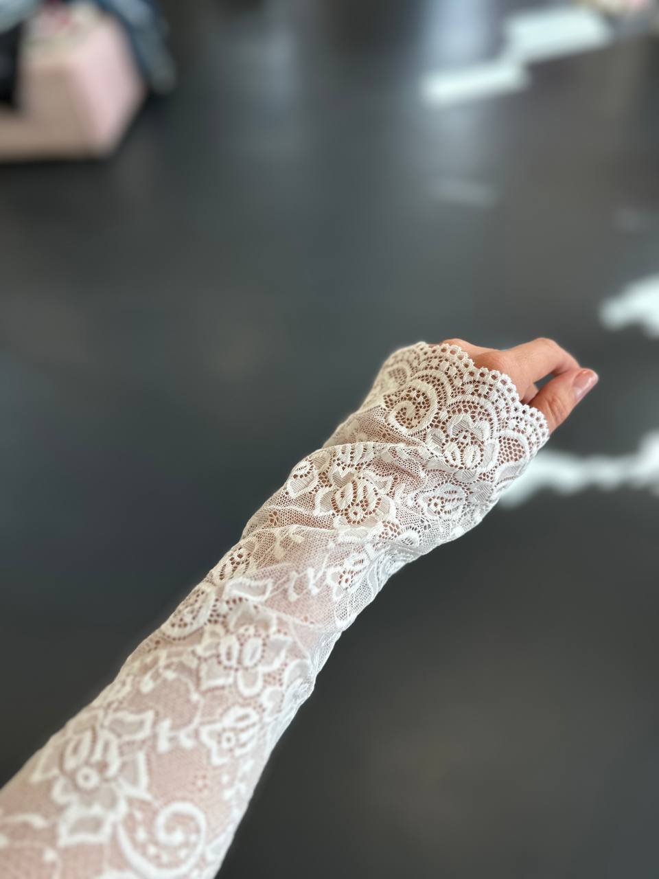 Lace gloves
