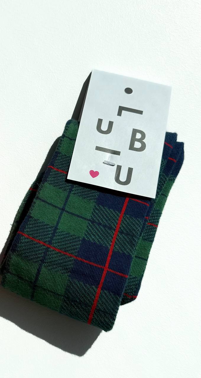 Plaid golfs Green