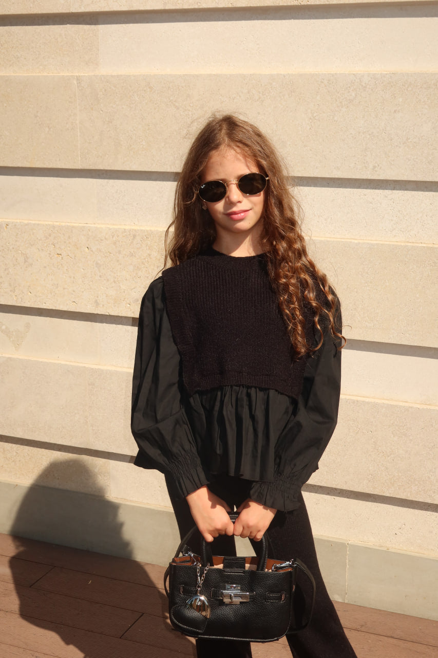 Relaxed Knit Black Jumper