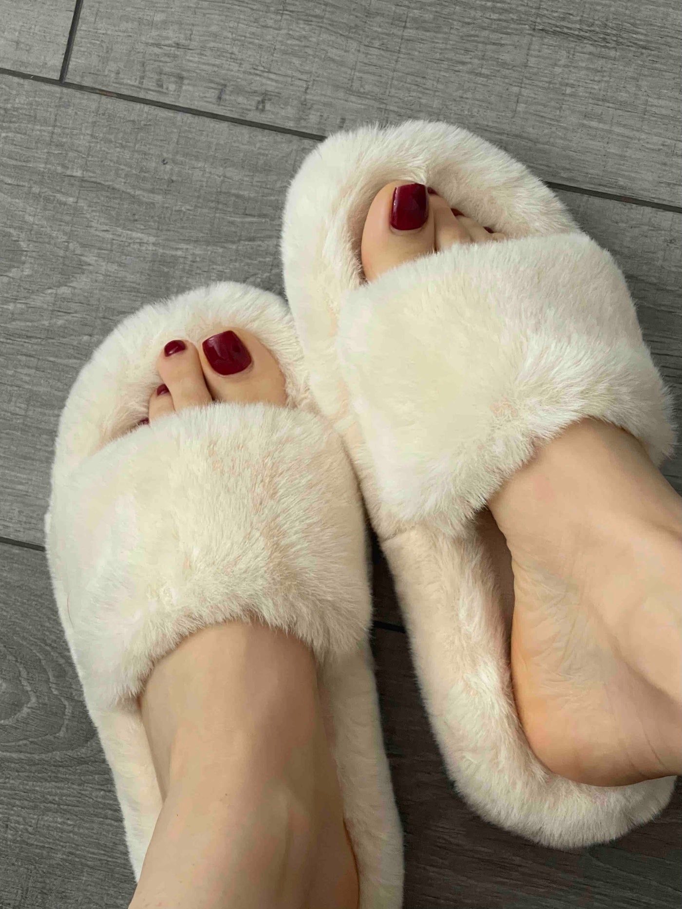 Fur flip flops Beige