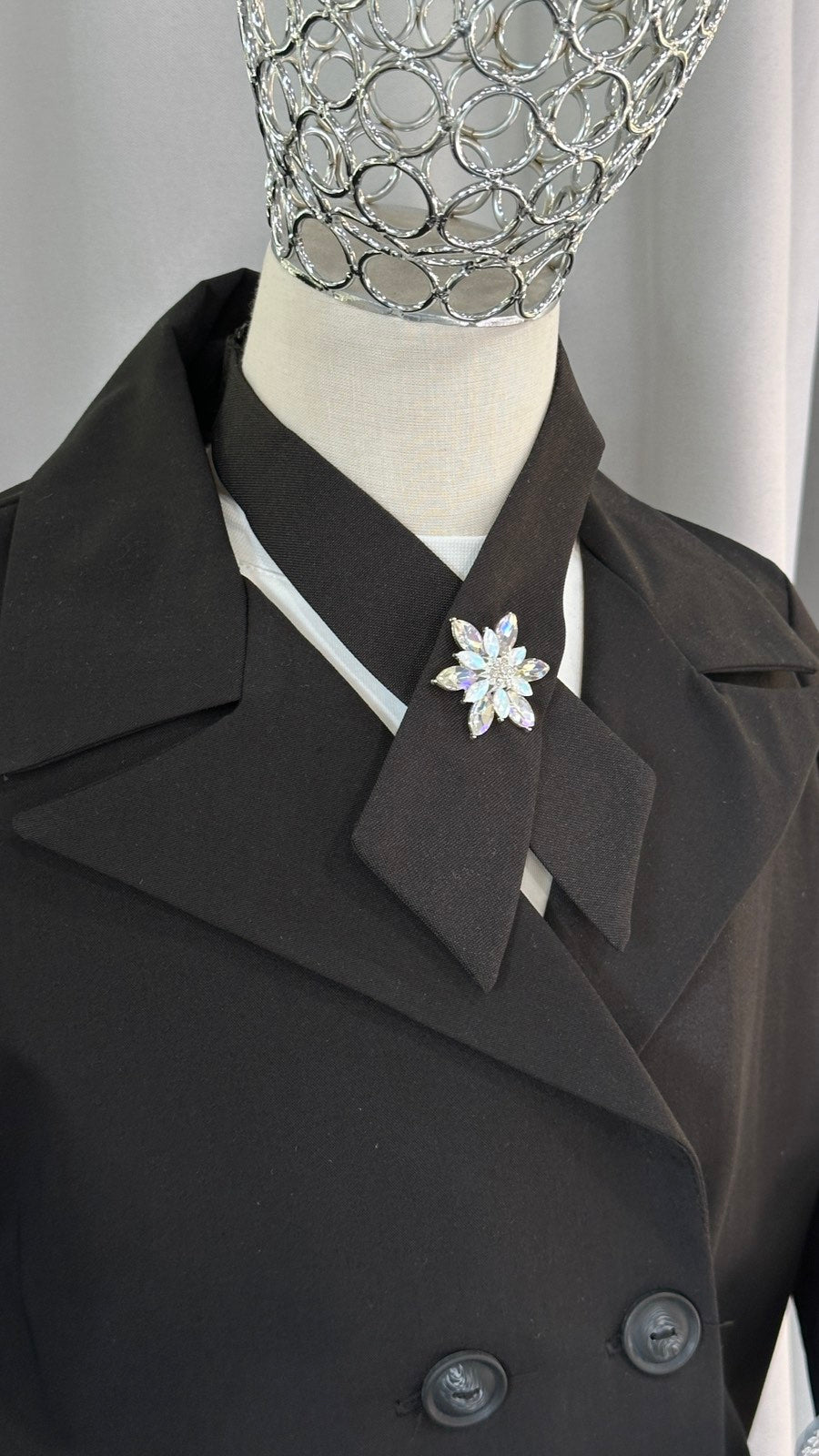 Col avec strass Black