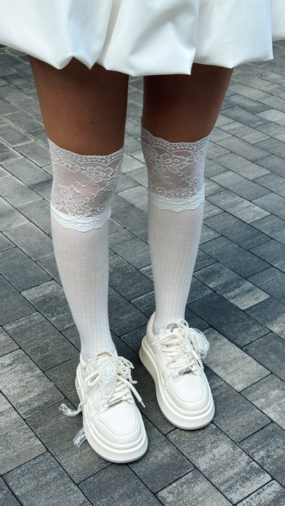 White lace knee highs