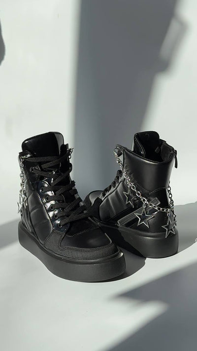 Shoe chain