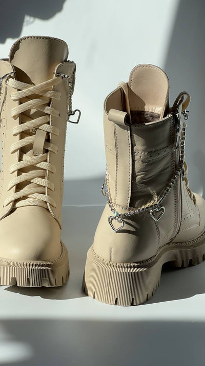 Shoe chain