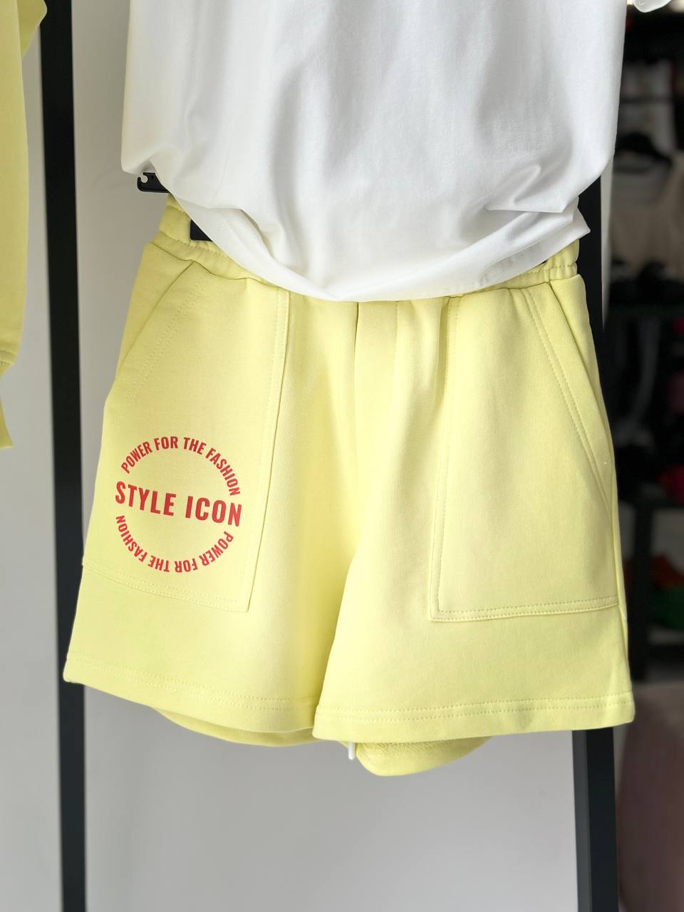 Lublu Shorts 'Style Icon' Gelb